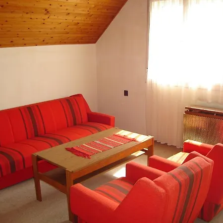 Apartment Lilla Apartmanhaz